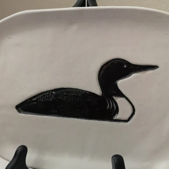 Beautiful Studio Art Pottery Display / Trinket Dish With Loon Signed Stand Incl - Picture 2 of 6